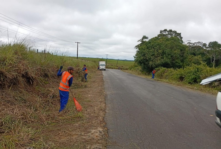 Governo inicia limpeza de rodovias no Acre