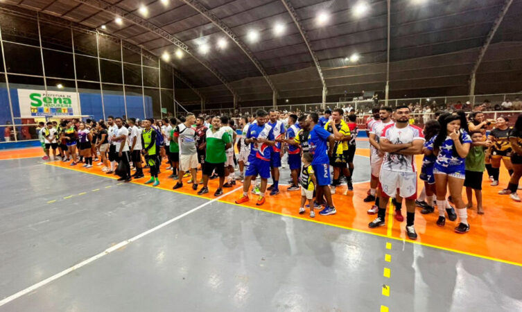 artida de futsal durante Campeonato Municipal em Sena Madureira.