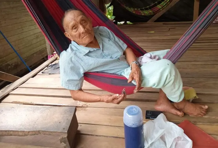 Aos 100 anos, indígena recebe nova identidade em ação histórica no interior do Acre