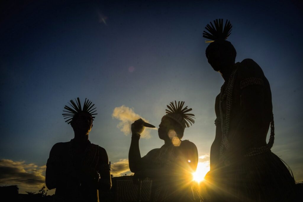 Organizações indígenas e ambientais divulgaram nota pública repudiando declarações de Tião Bocalom sobre povos indígenas e criticando propostas de abertura de estradas em áreas protegidas da Amazônia.