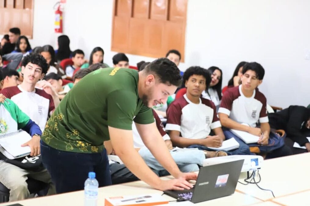 Estudantes celebram presença do Pré-Enem Legal em Plácido de Castro e elogiam a iniciativa