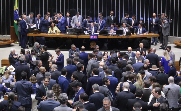 Sessão plenária na Câmara Federal.