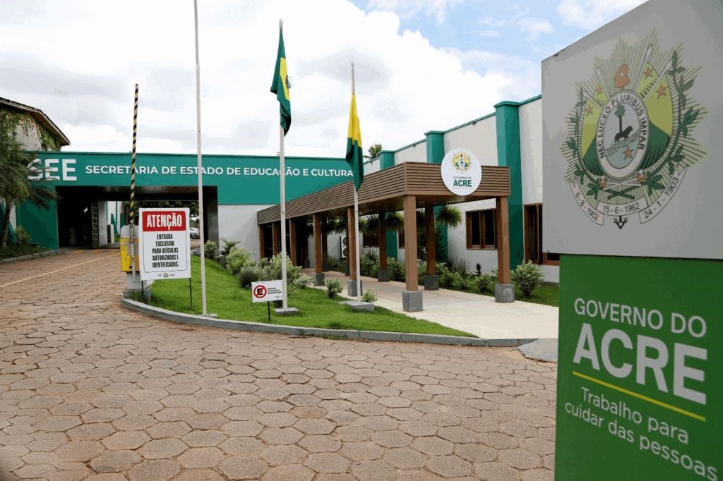 Governo do Acre convoca professores aprovados em seletivos da Educação.