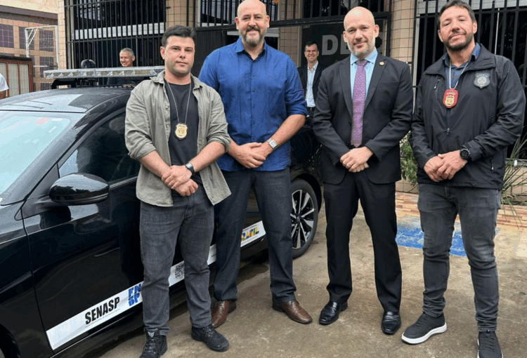 Polícia Civil do Acre entrega novas viaturas e reforça estrutura operacional em Rio Branco