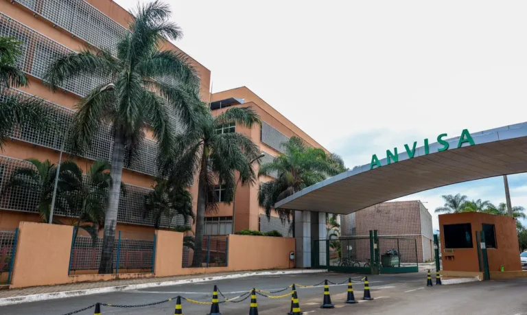 Anvisa aprova medicamento oral Inluriyo para tratamento de câncer de mama avançado.