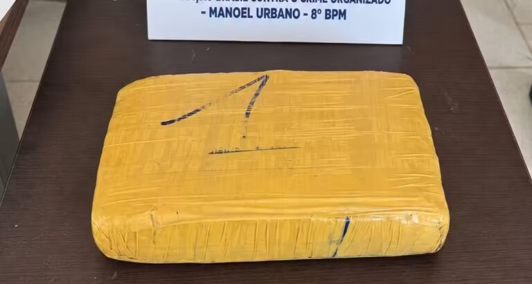 Suspeito abandona moto e maconha na BR-364 durante fuga em Manoel Urbano