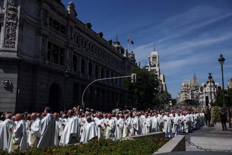 Papa Leão XIV reúne mais de 1,2 milhão de fiéis em missa campal em Madri