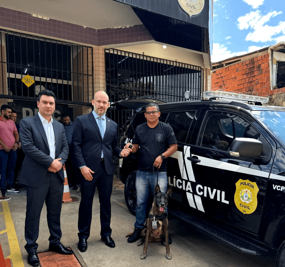 Polícia Civil do Acre recebe viatura para cães farejadores e reforça operações com novos equipamentos