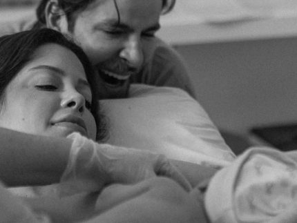 Ex-BBBs Laís Caldas e Gustavo Marsengo anunciam nascimento da 1ª filha: “Amor mais puro”