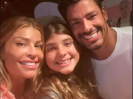 Filha de Grazi Massafera e Cauã Reymond, Sofia fala sobre assédio da mídia