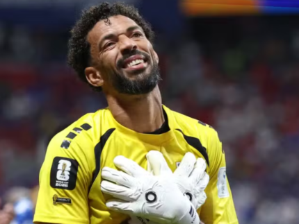 Após drama com visto, mãe do goleiro Vozinha pode realizar sonho de acompanhar filho na Copa