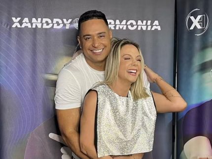 Carla Perez faz apelo após motorista de aplicativo ficar com figurinos de Xanddy