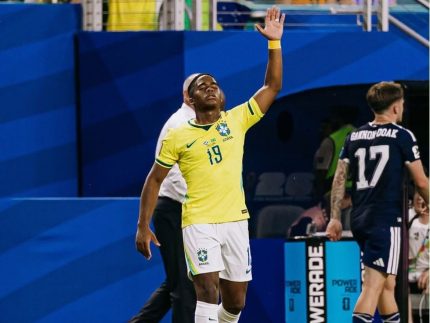 Web aponta detalhe romântico envolvendo Endrick durante Brasil x Escócia
