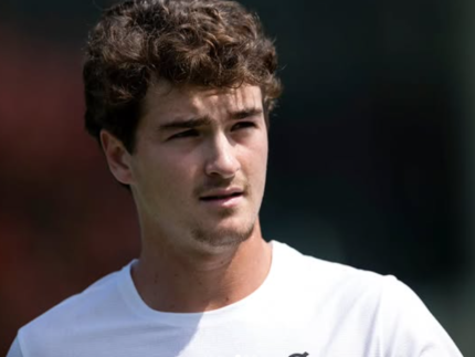 João Fonseca estreia com autoridade e avança em Wimbledon após vitória sobre ex-top 10