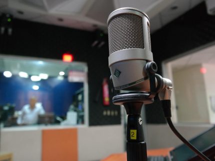 Para onde foram ou se esconderam os grandes repórteres do rádio esportivo?