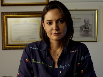 Michelle Bolsonaro renuncia à presidência do PL Mulher após embate com Flávio