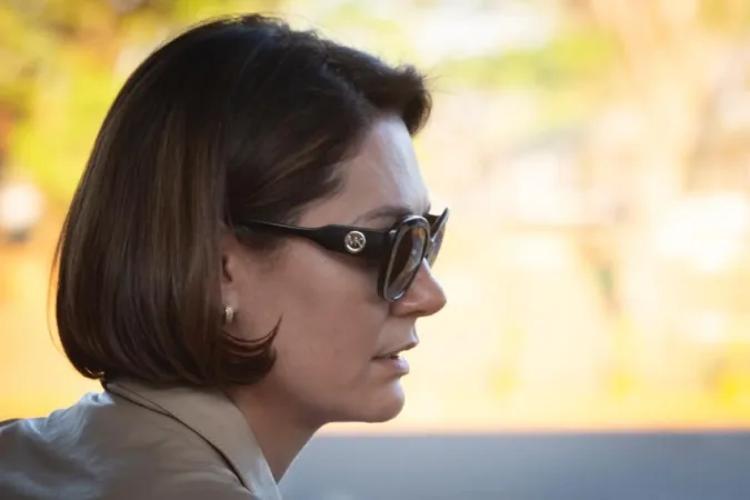 Michelle Bolsonaro deixa presidência do PL Mulher em meio a crise com Flávio Bolsonaro