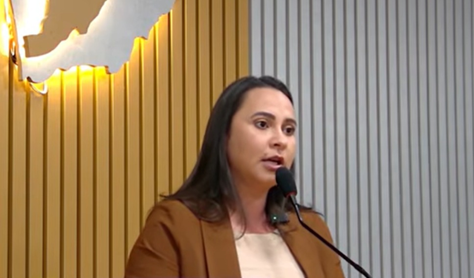 “O papel do vereador não é reivindicar no meio do sol quente”, diz Helissandra sobre manifestação na BR-364
