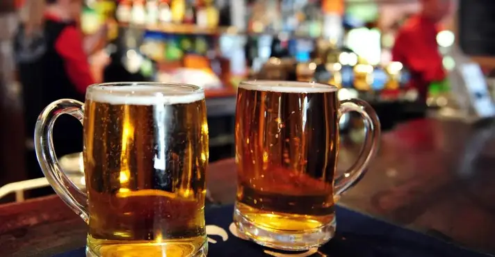 Imposto do pecado começa em 2027 e pode encarecer bebidas alcoólicas, refrigerantes e cigarros