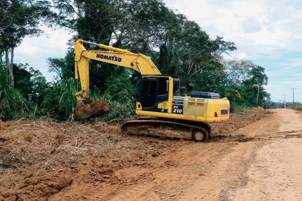 Obras de pavimentação da Boca do Caeté avançam e levam melhorias para moradores de Sena Madureira