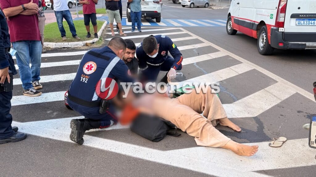 Motociclista fica ferida após colisão entre moto e carro no centro de Rio Branco