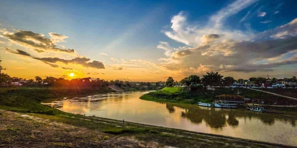 Previsão do tempo no Acre indica segunda-feira quente com predomínio de sol e nuvens.
