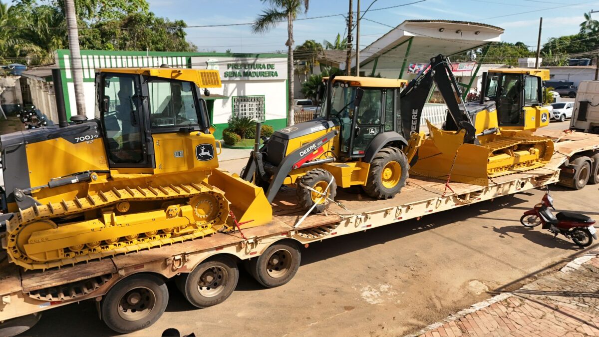 Novos tratores para Sena Madureira reforçam recuperação de ramais e obras na zona rural