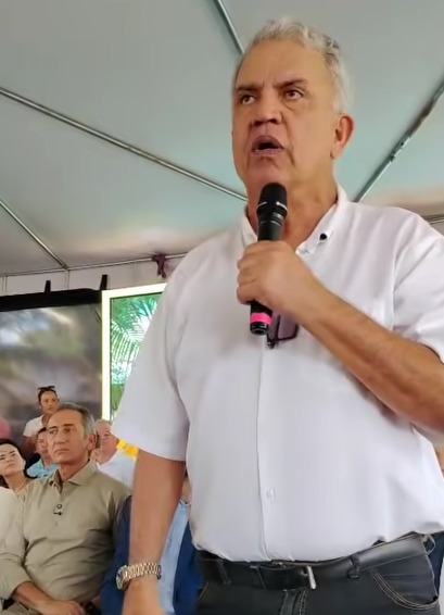 Petecão destaca união da bancada e agradece apoio do Governo Federal durante entrega de máquinas no Acre