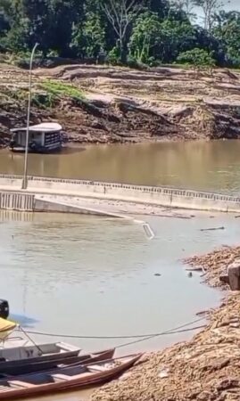 Rio Iaco permanece totalmente interditado após desabamento da Ponte Frei Paolino em Sena Madureira.