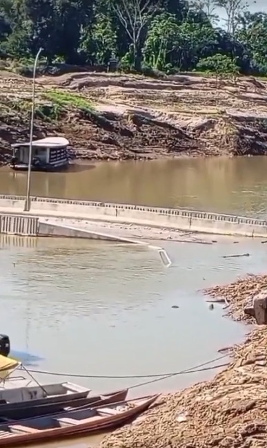 Rio Iaco segue totalmente interditado após desabamento da Ponte Frei Paolino em Sena Madureira