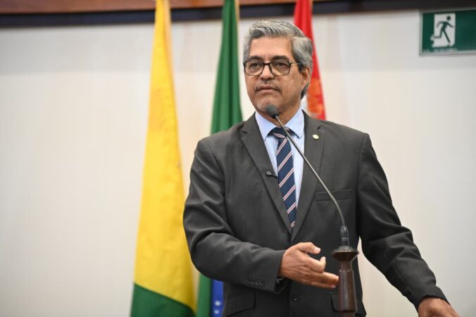 Deputado questiona projeto e fiscalização da ponte que desabou em Sena Madureira.