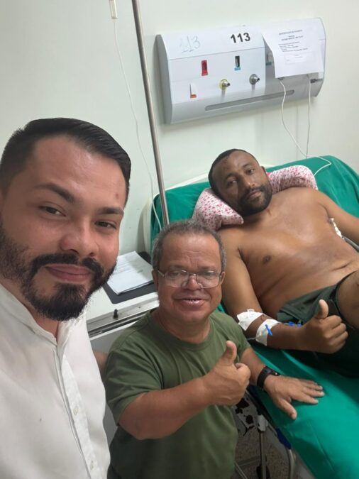 Pós-desabamento: Vereador Maycon visita morador ferido em queda de ponte e cobra assistência às vítimas