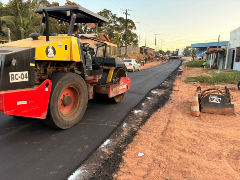 Prefeitura inicia pavimentação asfáltica na estrada Xiburema, em Sena Madureira.