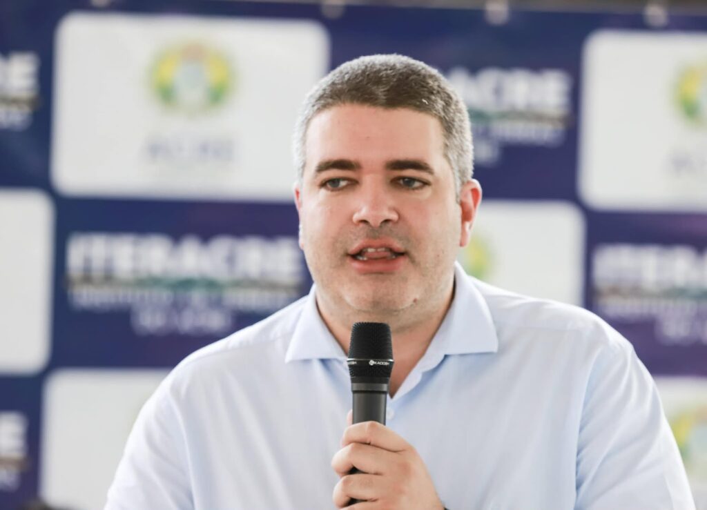 Jonathan Donadoni é exonerado da Casa Civil em mudança no primeiro escalão do Governo do Acre.