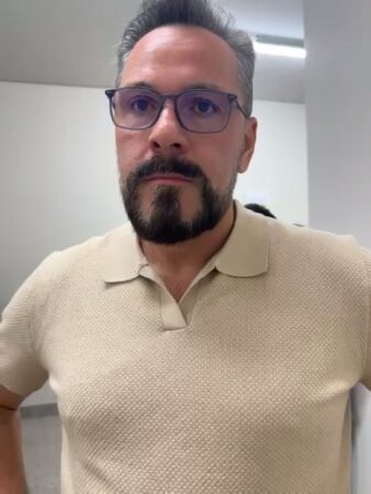 Alan Rick visita hospital após desabamento da ponte em Sena Madureira