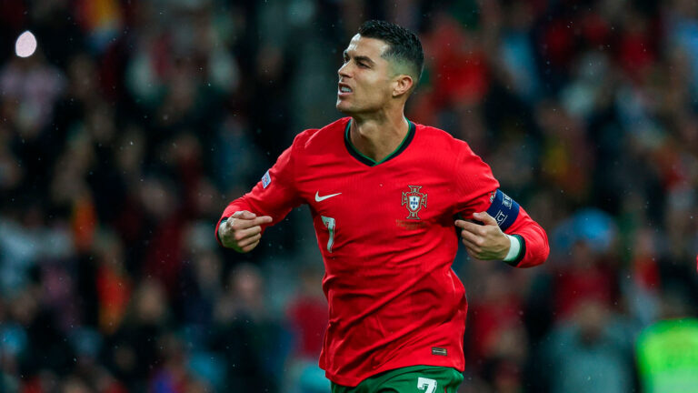 Cristiano Ronaldo supera Messi e marca primeiro gol em seis Copas do Mundo