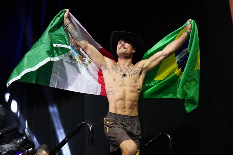 Diego Lopes entra para a história como primeiro brasileiro a vencer no UFC da Casa Branca