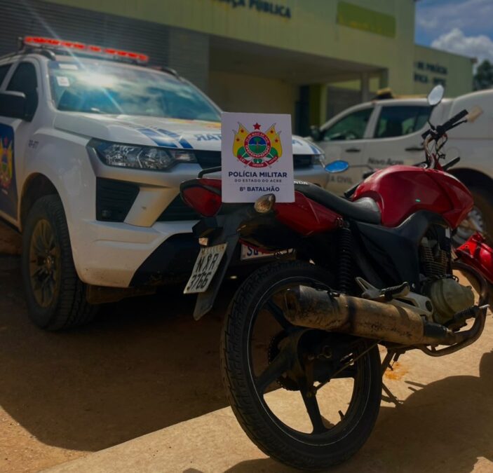 PM recupera motocicleta com restrição de roubo na Estrada Mário Lobão, em Sena Madureira