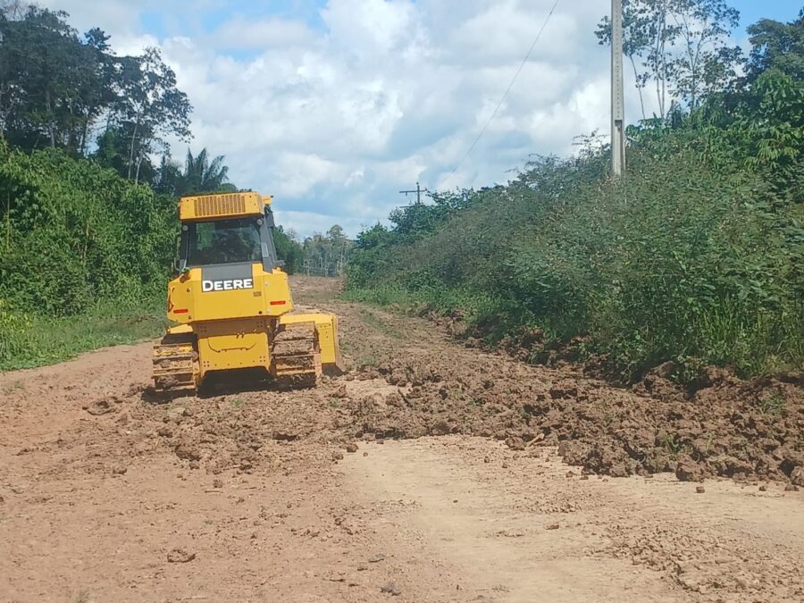 Prefeitura de Sena Madureira inicia reabertura do ramal do 20 na Gleba São Jorge