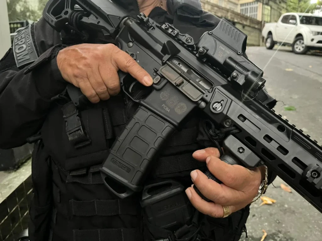 homens são presos em Salvador por usar aplicativo de namoro para atrair vítimas e cometer crimes