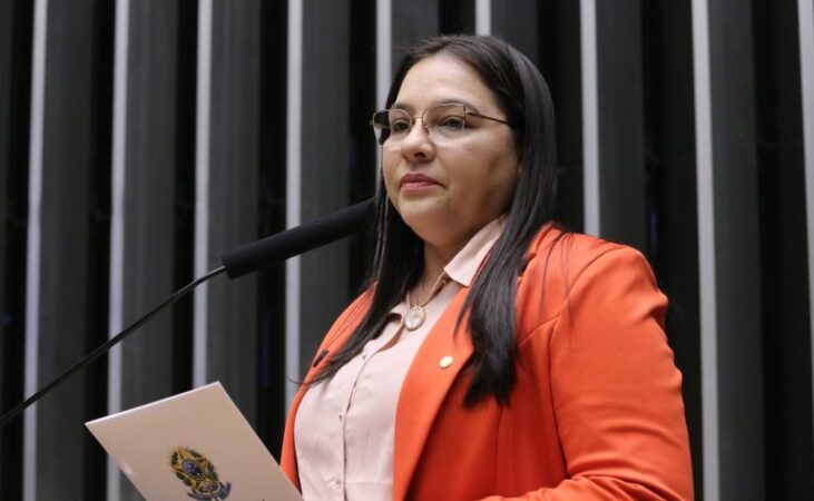 Prefeitura de Sena Madureira não recebe máquinas destinadas por Meire Serafim durante entrega de equipamentos no Acre