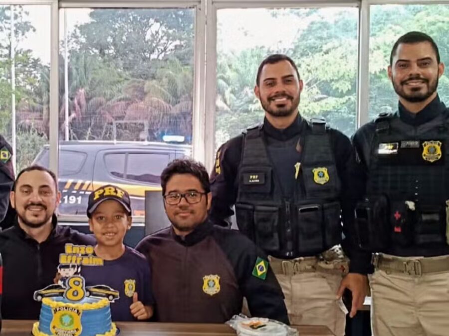 Menino que ganhou festa da PRF morre de câncer no Acre após longa batalha contra doença grave