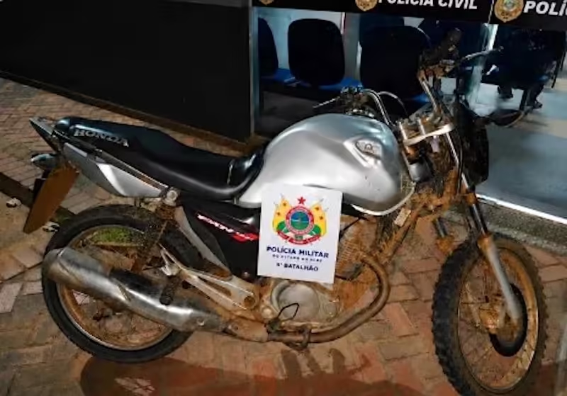 Moto furtada recuperada em Brasiléia leva à apreensão de dois adolescentes