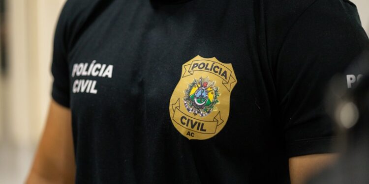 Foragido da Justiça é preso pela Polícia Civil durante abordagem em Sena Madureira