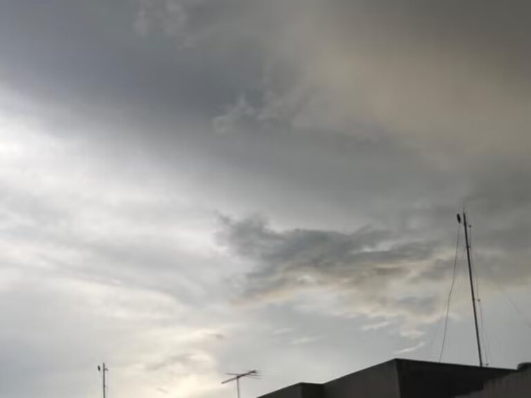 Previsão do tempo no Acre nesta quarta-feira com variação entre sol e chuva.