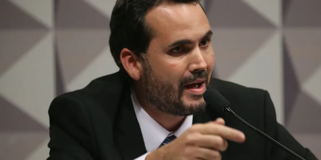 Subsídio de R$ 0,35 ao diesel não será retomado, diz ministro