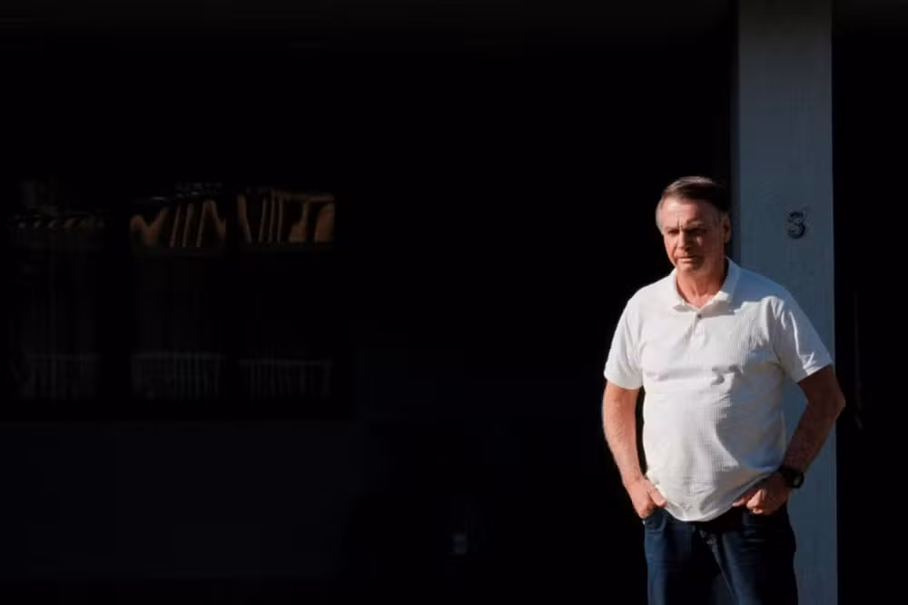 PF faz buscas por armas na casa de Bolsonaro após decisão de Moraes
