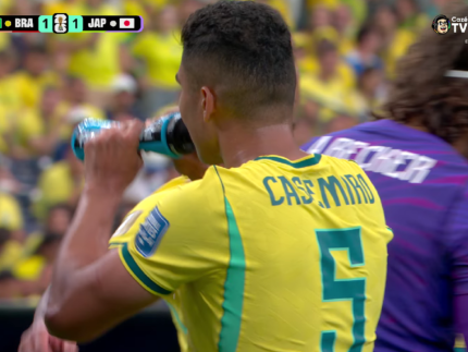 Pausa para hidratação na Copa do Mundo divide opiniões; especialistas explicam importância