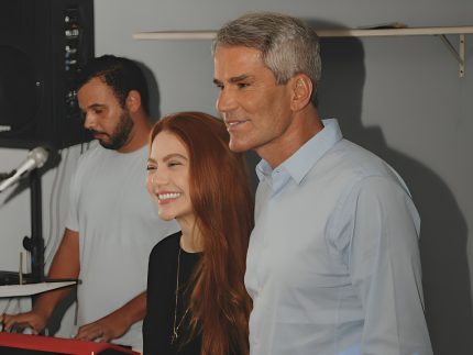 Sarah Poncio desabafa após prisão do pai pela PF e diz confiar em sua inocência
