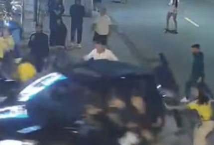 Jovem entra em carro de desconhecido para fugir de briga e atropela grupo em São Paulo